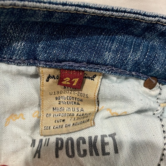 Lightly worn flare jeans - Picture 5 of 5